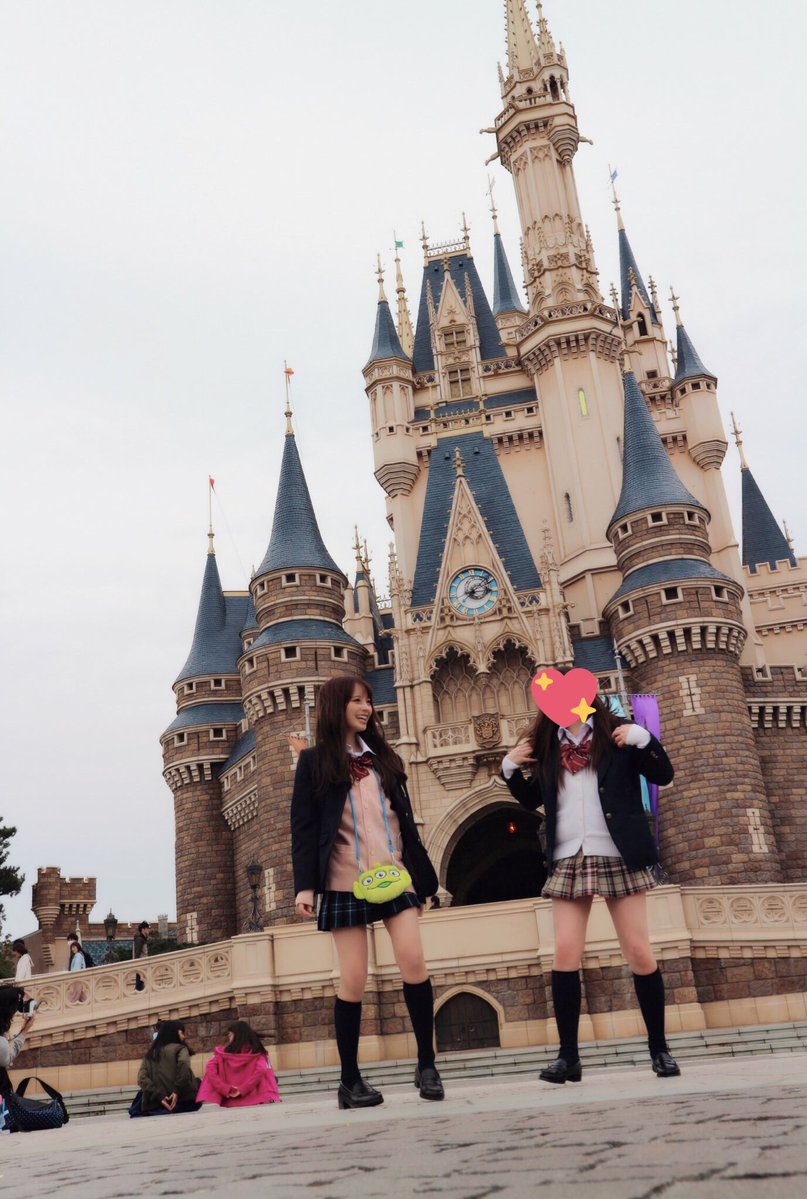 完全に「JK」AV女優が制服を着てディズニーランドでエロショット！
