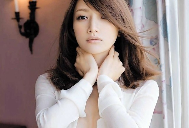 【激シコ】後藤真希のセミヌードショットこれめっちゃ抜けるわ