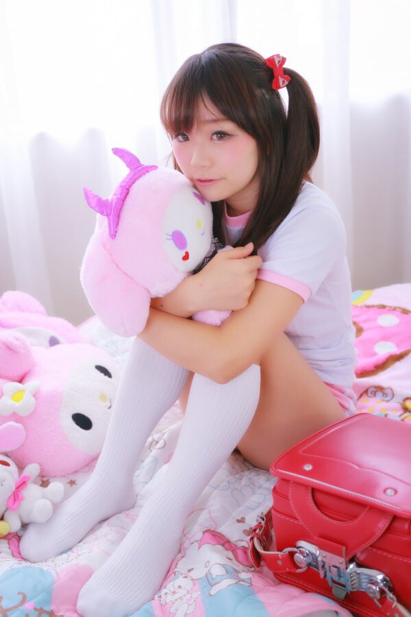 このめっちゃロリロリでエッチな女子小学生