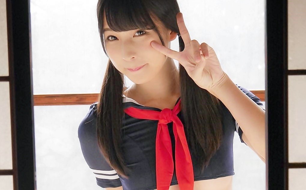 グラドルの川崎あやさん、海外でどスケベボディを晒す